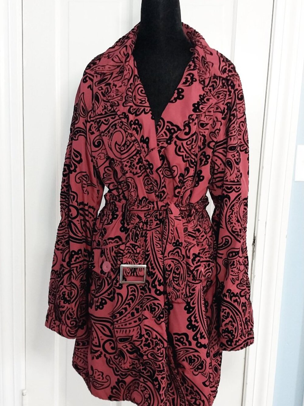 Fabulous DESIGUAL trench coat raincoat, wine red, velvet floral, removable hood!